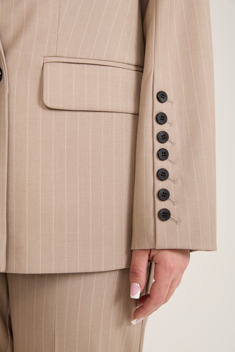 Жакет двубортный в полоску, мокко