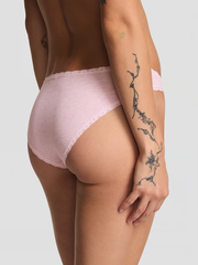 PINK ЧИИКИ НА ЗАНИЖЕННОЙ ПОСАДКЕ С КРУЖЕВНОЕ ТЕСЬМОЙ