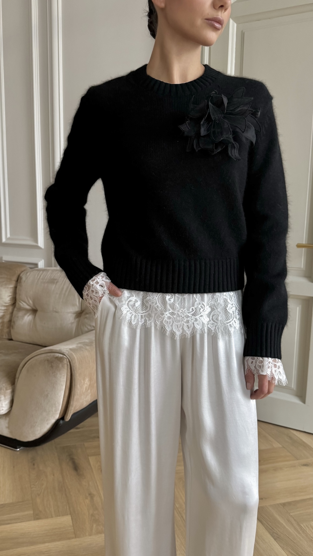 Объемная брошь в виде цветка из органзы