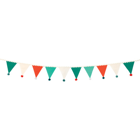 Гирлянда из тканевых флажков с помпонами 