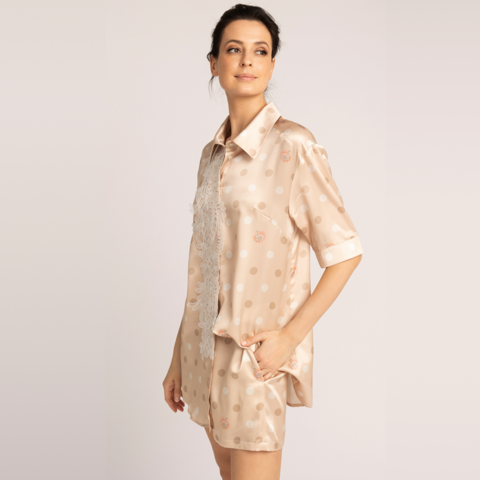 Рубашка женская песочно-бежевая с узором горох S Mollen