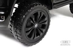 Toyota LAND CRUISER 300 4WD L999LL  (лицензионная модель)