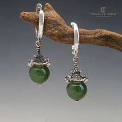 Серёжки с зеленым нефритом "Доугун".