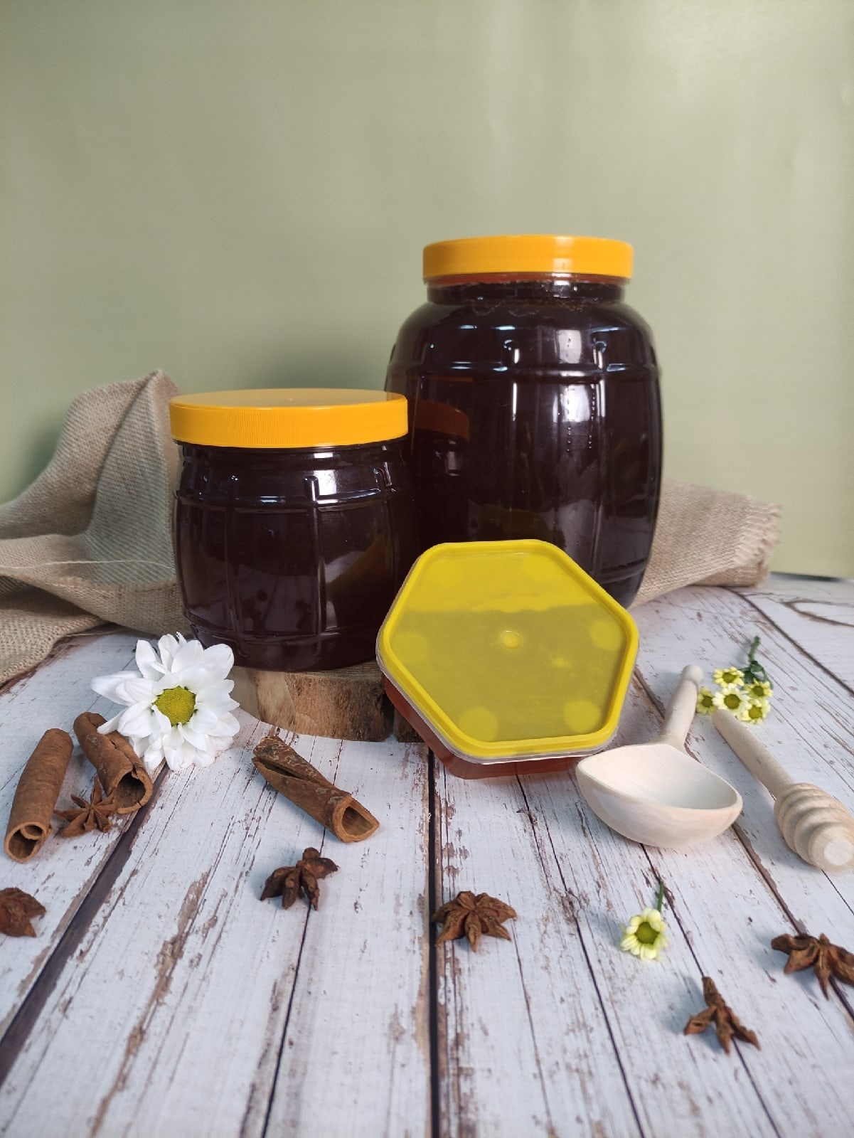 Натуральный мёд Банка с мёдом "Сота",  0,25 мл rrLPgoUeCaE.jpg