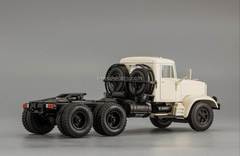 KRAZ-258B1 truck tractor 1987-1993 white 1:43 Nash Avtoprom