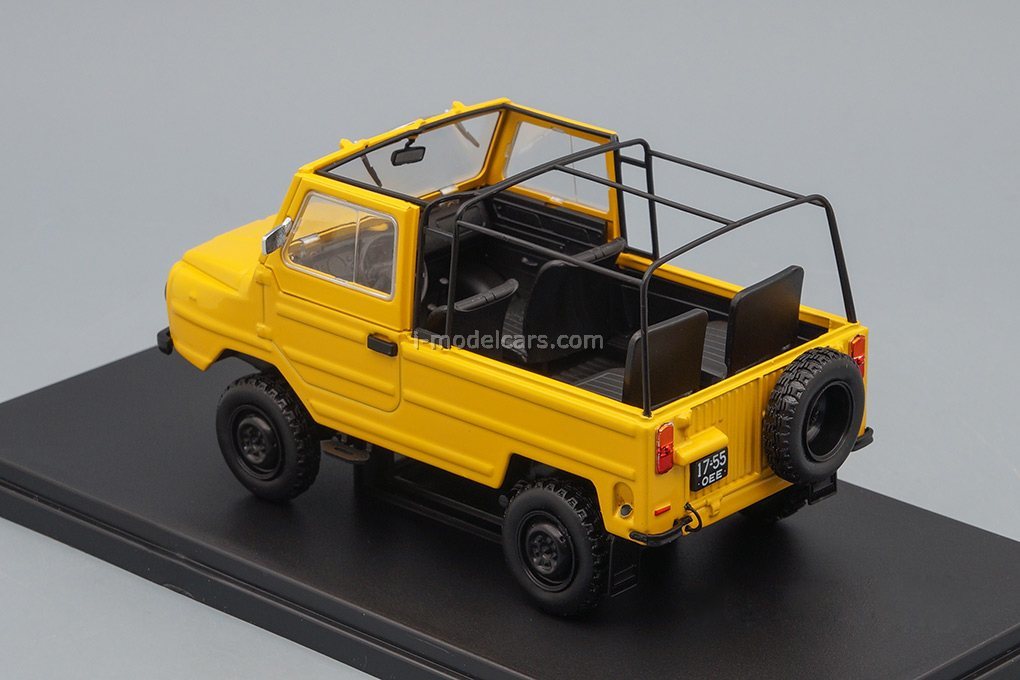 LuAZ-969M Volyn open top yellow 1:24 Legendary Soviet cars