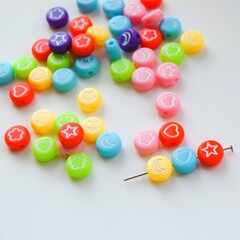 Цветные-белые символы