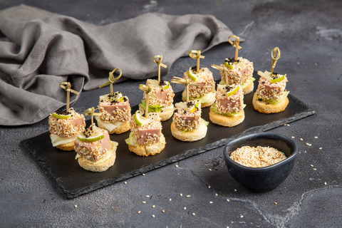 Канапе из филе тунца, 20 шт.