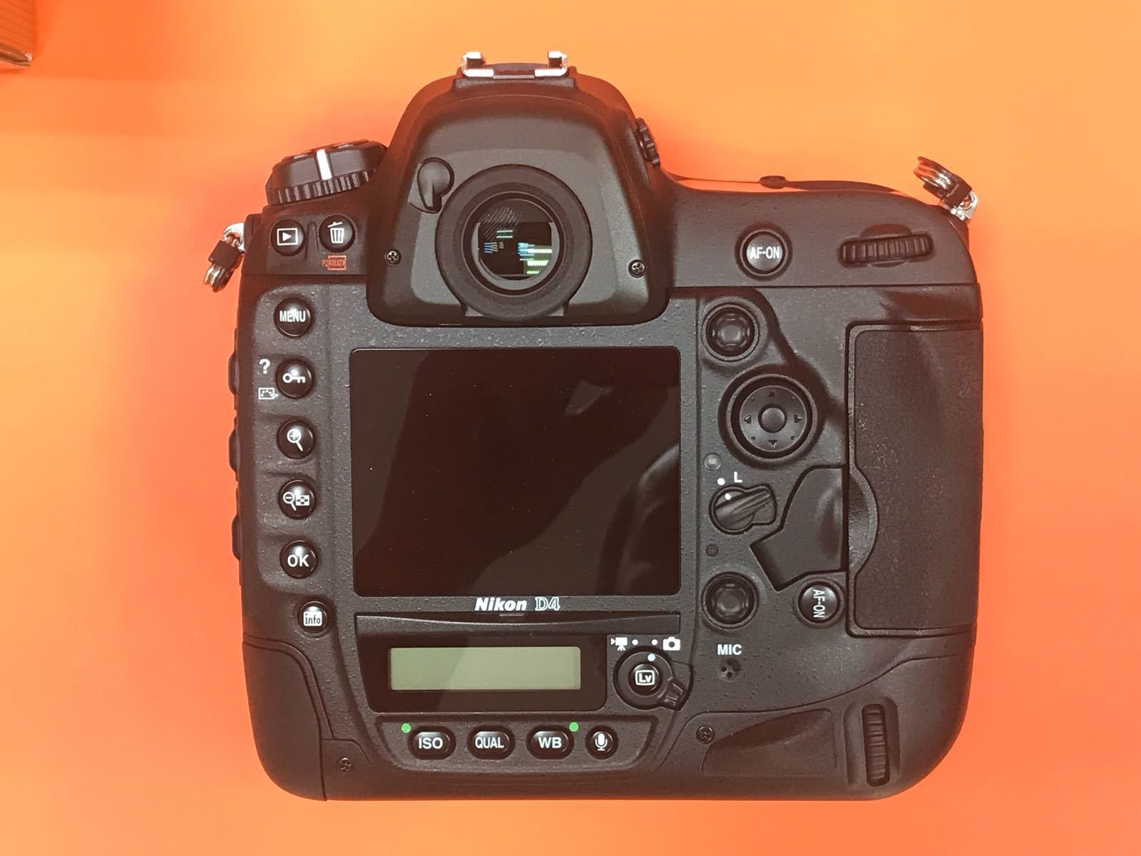 Nikon d4 discount