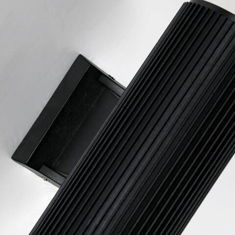 Уличный настенный светильник Favourite Pola 2858-2W