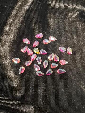 Стеклянные стразы  (5,5*8мм) 25шт, цвет нежно розовый с переливом
