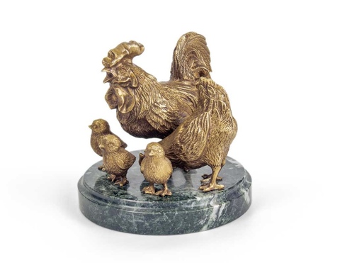 Композиция из бронзы и камня Куриное семейство