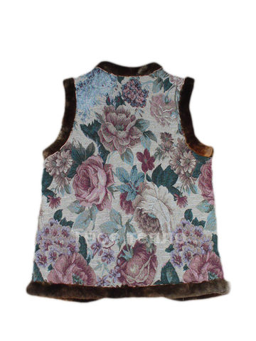 Гобеленовый жилет на кусковой овчине Розы