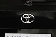 Toyota LAND CRUISER 300 4WD L999LL  (лицензионная модель)