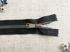 Молния трактор, пластик под металл, Т5, L 20 см, чёрный