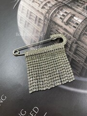 Брошь серебристая 