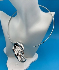 Колье-чокер ЦВЕТОК КАЛЛА фиксированное цвет золото /серебро