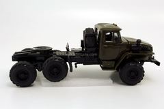 Ural-44202 tractor truck and semitrailer ODAZ-9370 with tarpaulin Elecon 1:43