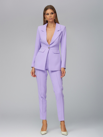 Женский сиреневый костюм двойка с приталенным жакетом