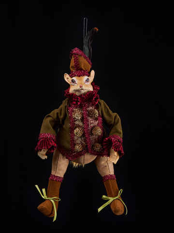 Елочная игрушка Белка Робин Гуд 18х25см ChristmasDeLuxe коричневая