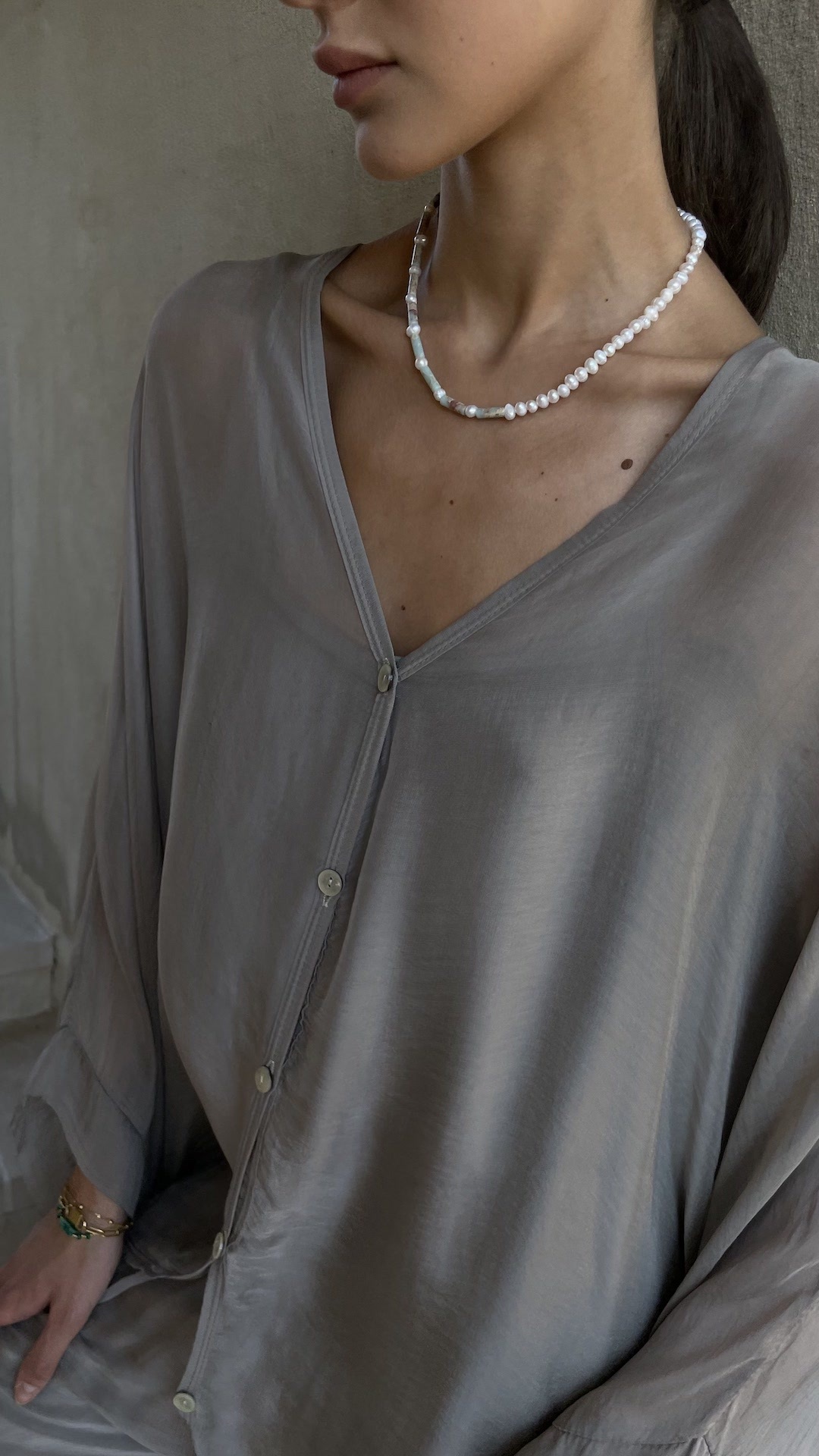 Блуза в стиле oversize из натурального шелка с пуговицами на полочках