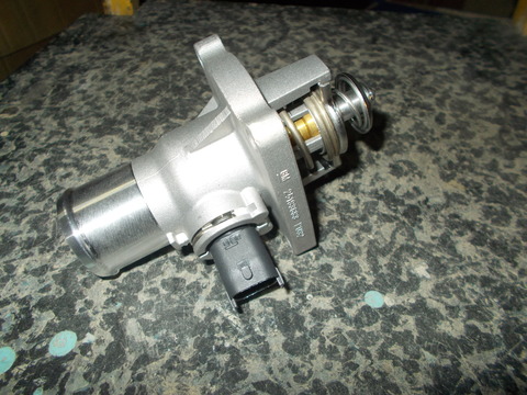 ТЕРМОСТАТ CRUZE, AVEO В СБОРЕ С ДАТЧИКОМ ДВИГАТЕЛЬ D4 LUZAR (МЕТАЛЛ)