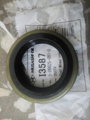 САЛЬНИК ПОДШИПНИКА ПОДВЕСНОГО SPORTAGE SL MUSASHI (37*55*9.5)