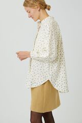 Рубашка покроя реглан молочная с синими веточками