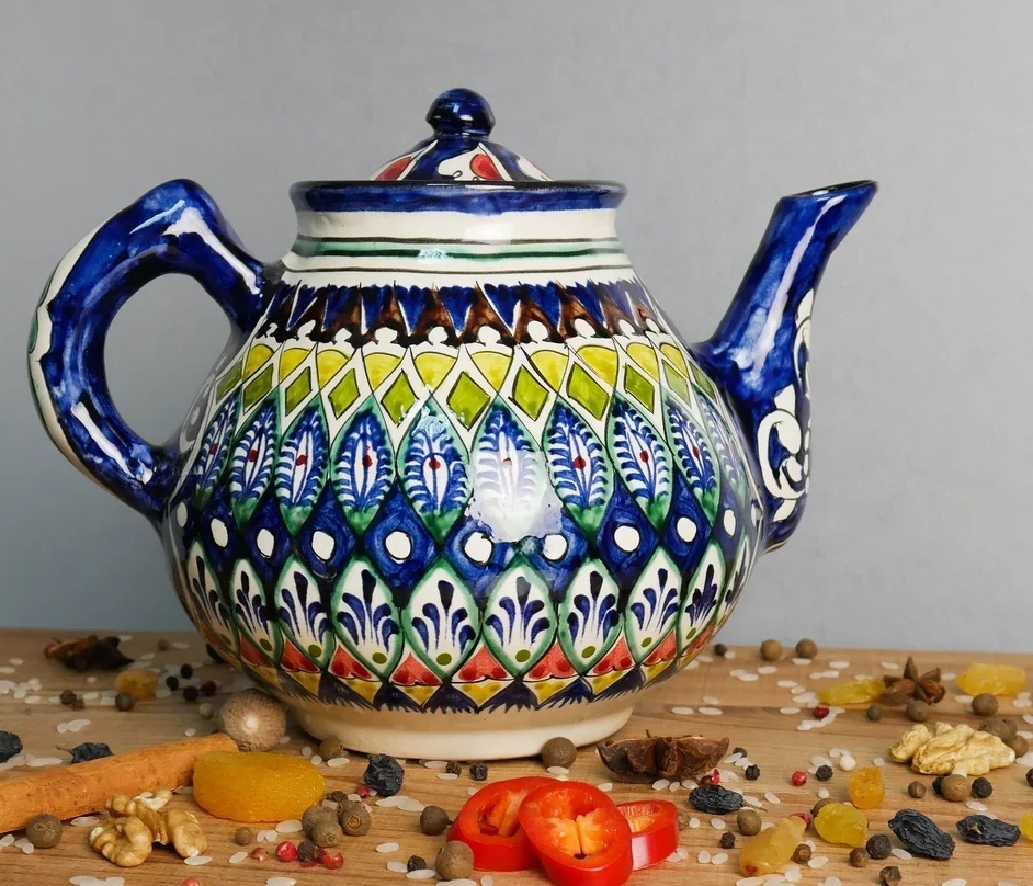 Узбекский чайник. Узбекская посуда. Узбекская посуда чайник. Чайник узбекский заварочный. Узбекская роспись на посуде.