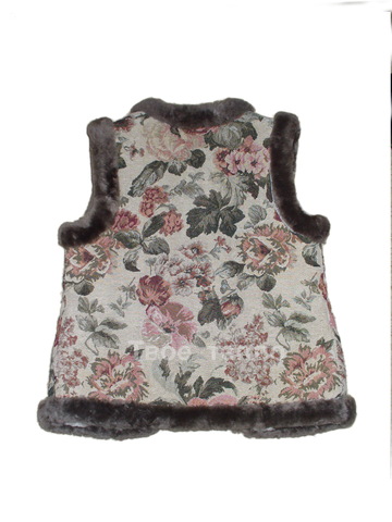 Гобеленовый жилет на кусковой овчине Розы