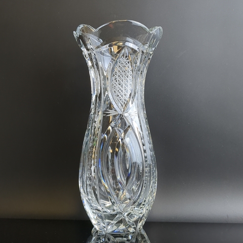 Ваза хрустальная для цветов тяжёлая, алмазная грань, геометрический орнамент, 25.5 см, винтаж СССР 1970-1990 гг