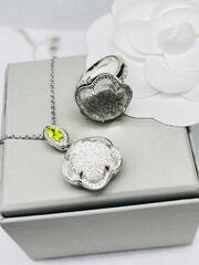 komplekt-ukrashenij-iz-serebra-sergi-kolco-kulon-pasquale-bruni-kollekciya-ton-joli