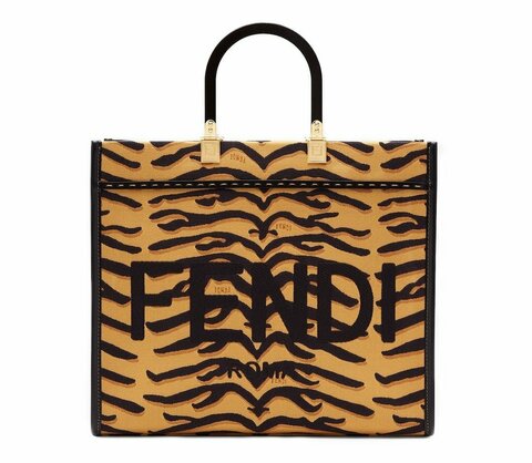 Сумка-шоппер Fendi из капсульной коллекции Spring Festival