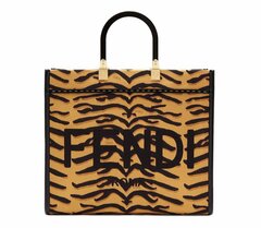 Сумка-шоппер Fendi из капсульной коллекции Spring Festival