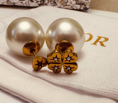 6727- Серьги-пусеты DIOR ассиметричные