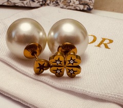 6727- Серьги-пусеты DIOR ассиметричные
