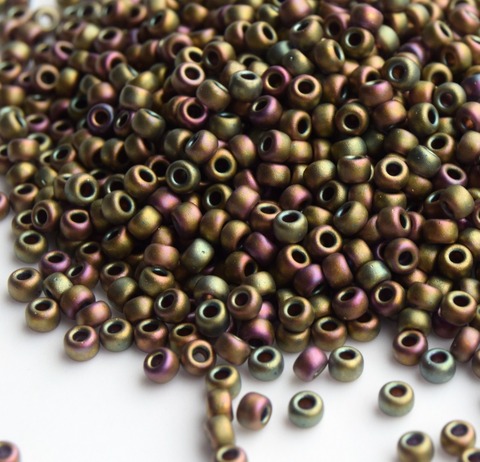 15/0 RR-2035 Matted Metallic Khaki Iris