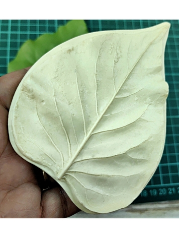 Молды пластиковые листья сирени 3шт