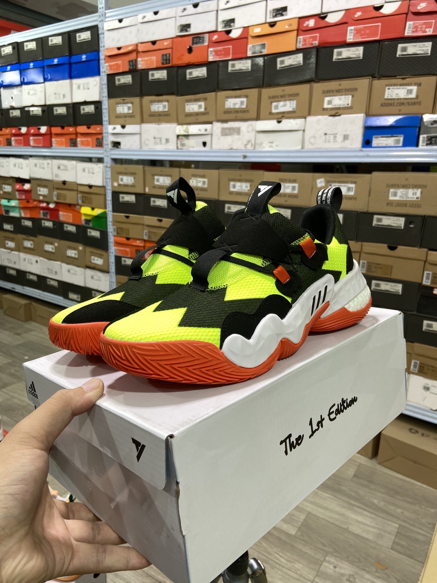 Adidas trae young 1. Кроссовки баскетбольные адидас trae Unlimited белые. Adidas trae Unlimited. Adidas trae young