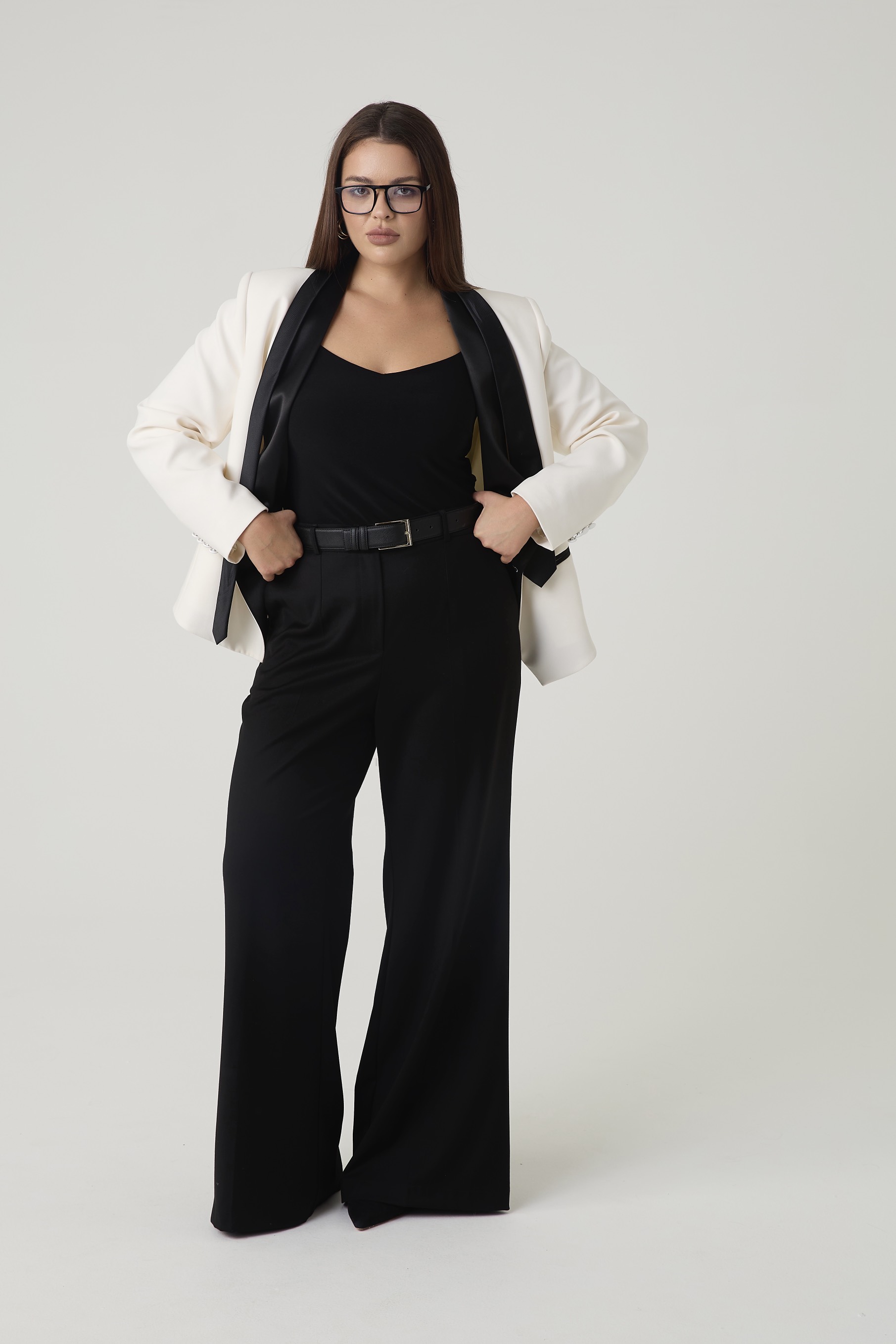 Брюки расклешенные со стрелками, черный