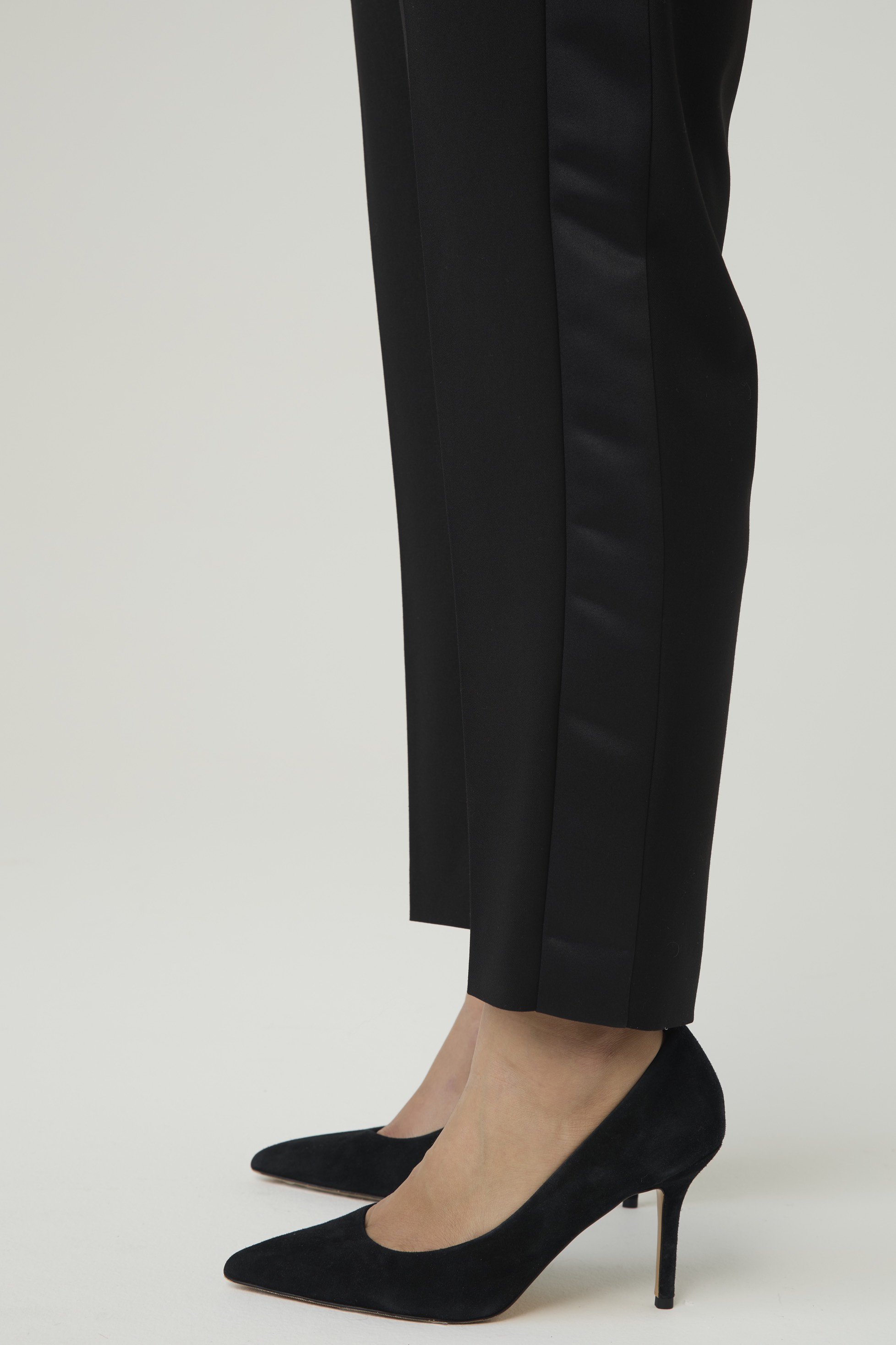 Брюки классические с лампасами, черный