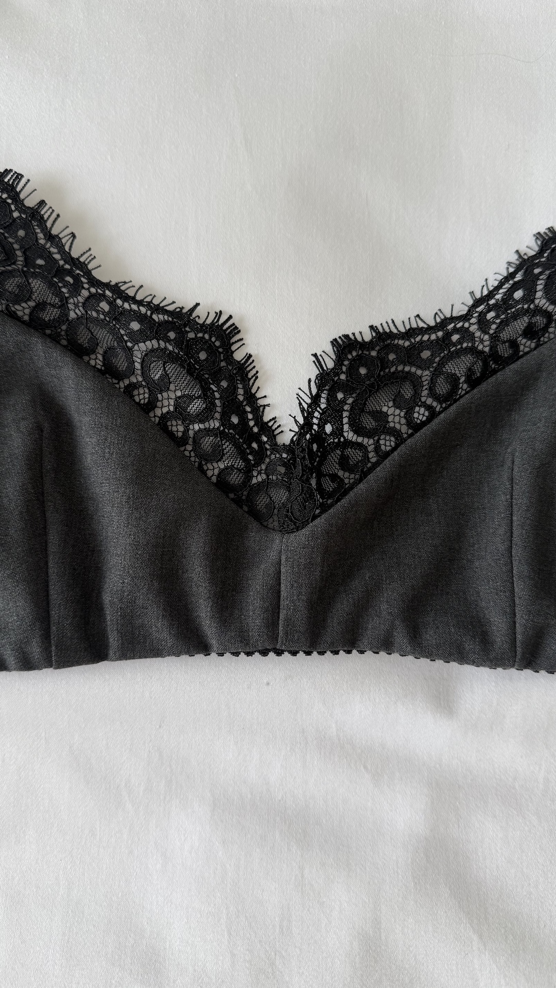 Лиф из костюмной ткани с кружевом