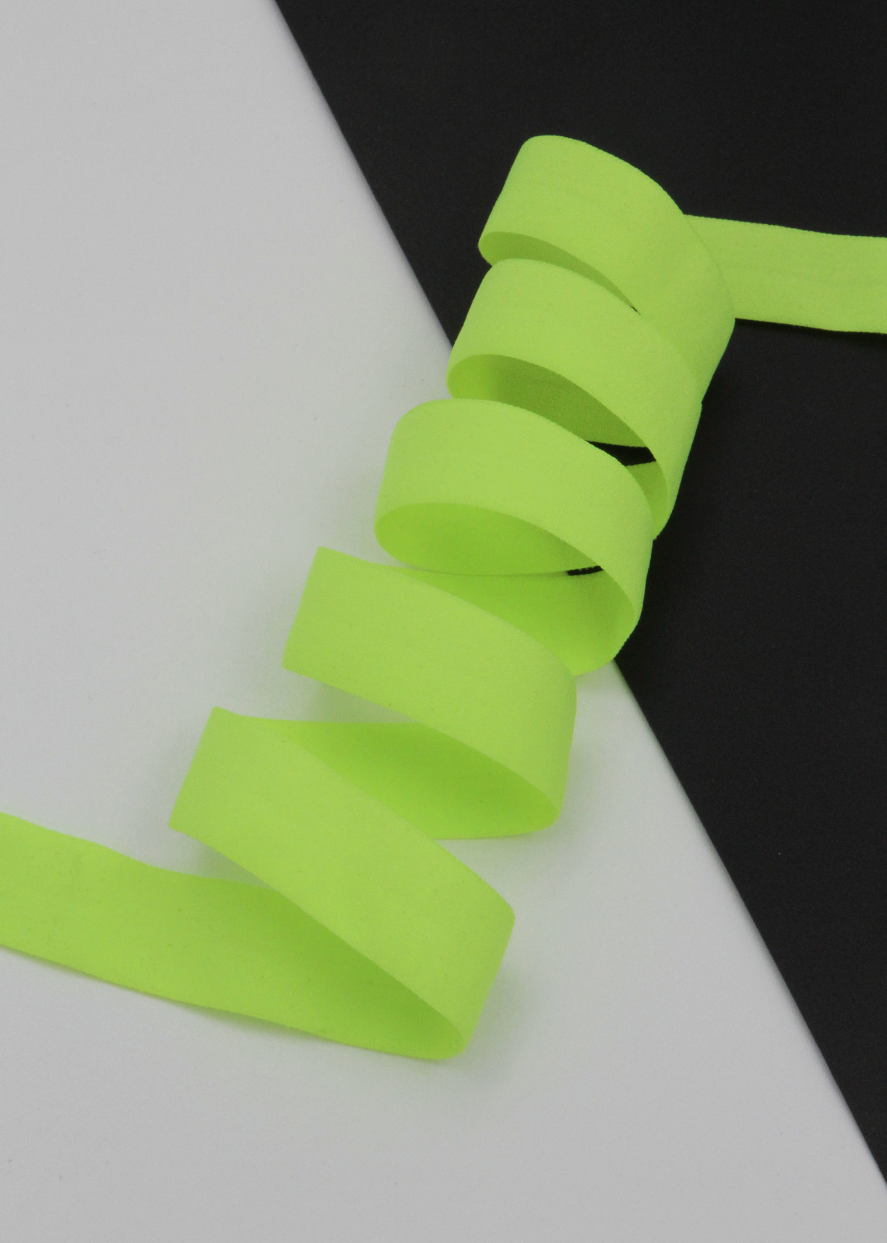 Бейка эластичная желто-зеленая неоновая матовая 15 мм