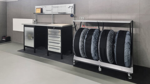 Стеллаж для шин и колес с верстаком