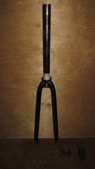 Вилка ригидная 28"