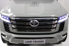 Toyota LAND CRUISER 300 4WD L999LL  (лицензионная модель)