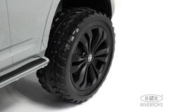 Toyota LAND CRUISER 300 4WD L999LL  (лицензионная модель)