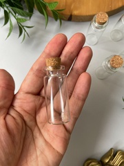 Баночки-бутылочки для хранения, прозрачные, в контейнере, 2,1*5 см, набор 5 шт.