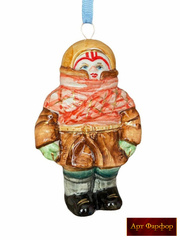 Елочная игрушка Девочка в шубке красная