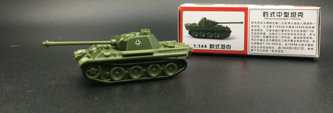 Сборная модель танк 1:144